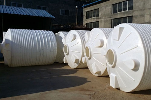 PE儲(chǔ)罐(立.臥式)